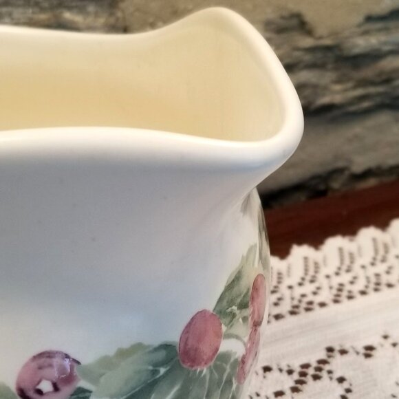 Pfaltzgraff Jamberry Large Ceramic Pitcher Jug 2 Quart Microwave and Oven Safe - Picture 4 of 7